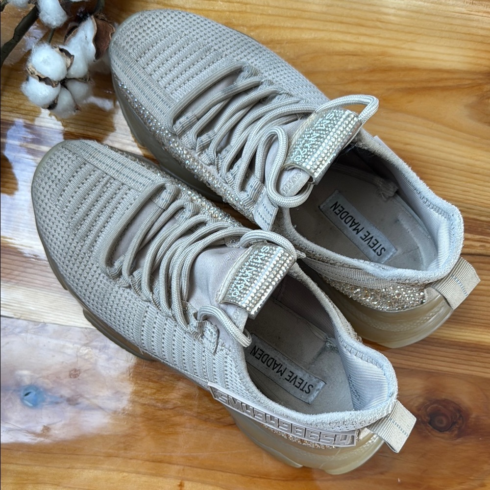Steve Madden Cream Sneakers Knit Upper Comfort - Picture 2 of 4